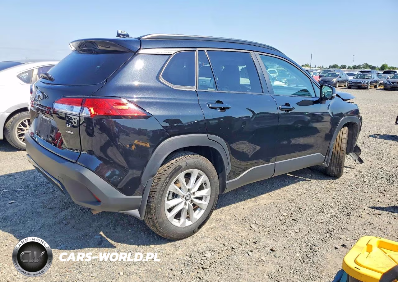 2022 Toyota Corolla Cross Le VIN:7MUBAABG5NV040185 - 3