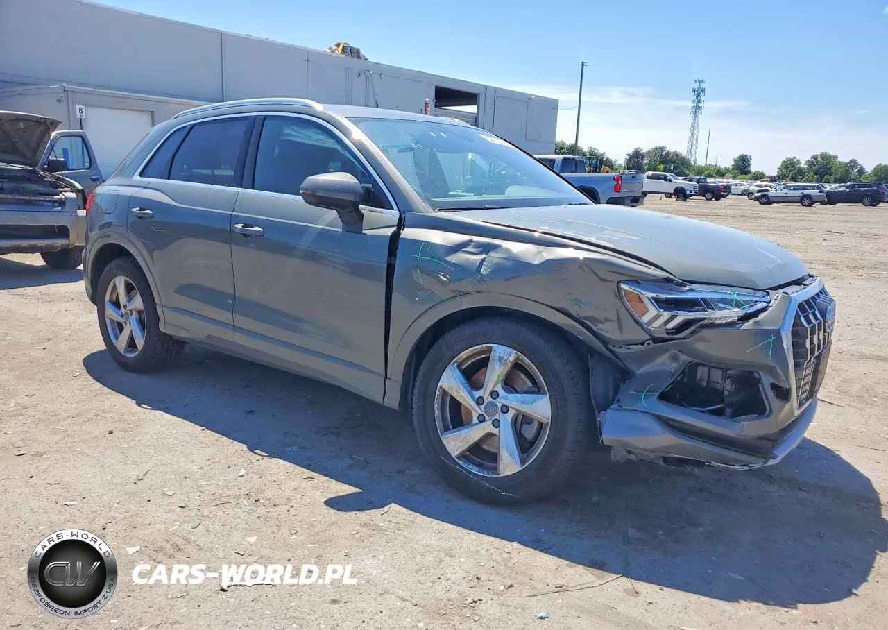 2020 Audi Q3 Premium Plus VIN:WA1BECF34L1009385 - 4