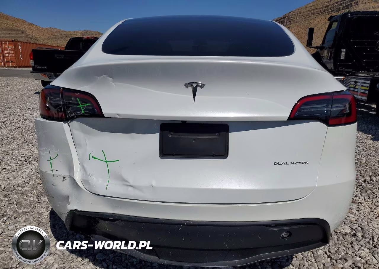 2023 Tesla Model Y VIN:7SAYGDEE8PA097762 - 6