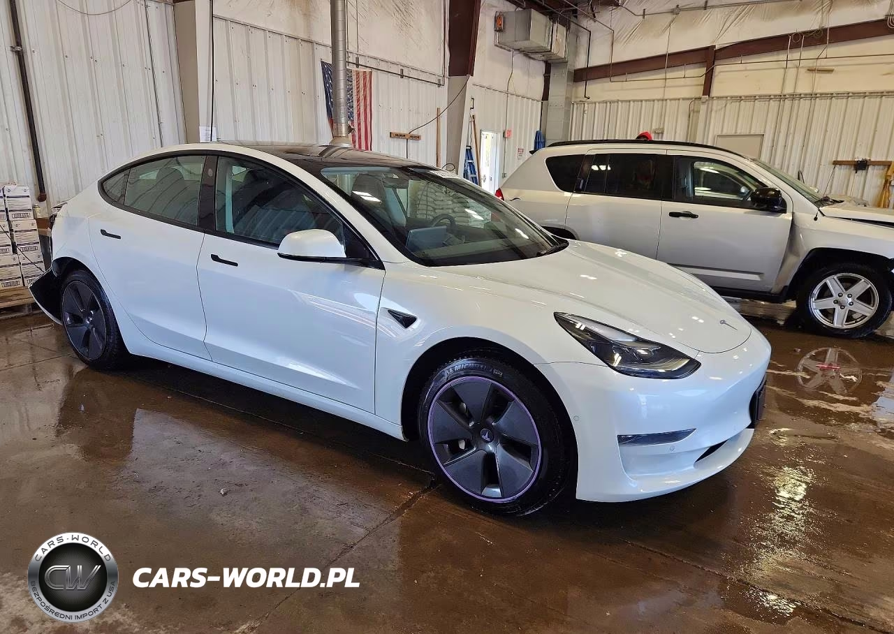 2022 Tesla Model 3 VIN:5YJ3E1EA8NF111748 - 4