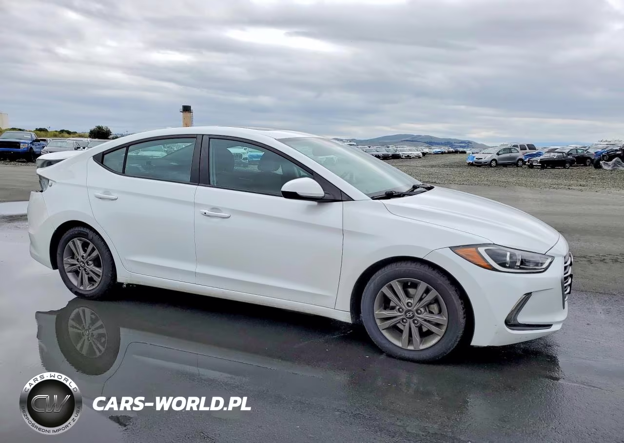 2018 Hyundai Elantra Sel VIN:5NPD84LF2JH300421 - 4