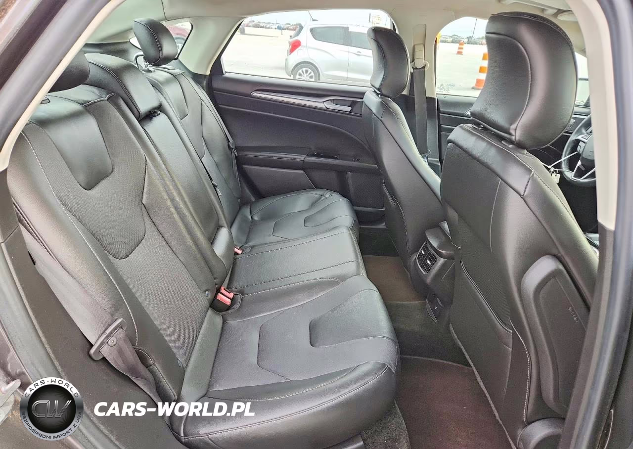 2016 Ford Fusion Titanium VIN:3FA6P0D90GR114157 - 10