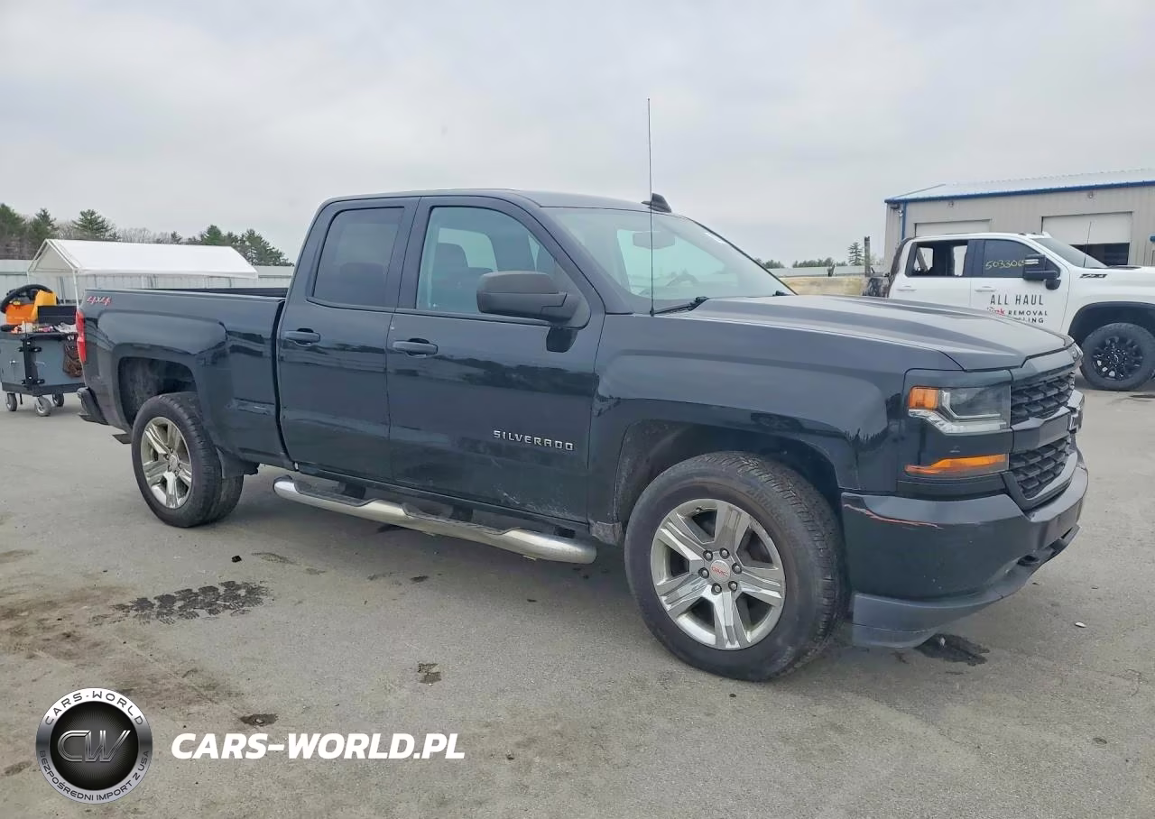 2018 Chevrolet Silverado 1500 Custom VIN:1GCVKPEC6JZ121978 - 4
