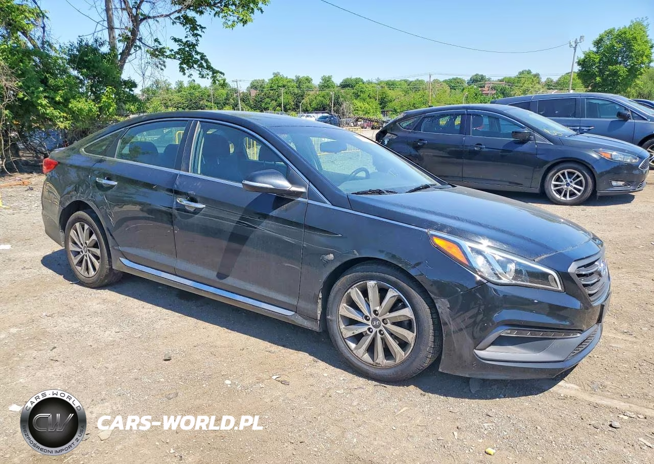 2016 Hyundai Sonata Sport VIN:5NPE34AF6GH283072 - 4