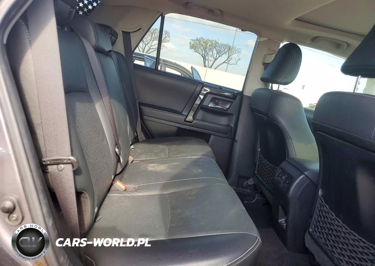 2021 Toyota 4Runner Nightshade Edition VIN:JTEJU5JRXM5955220 - 11