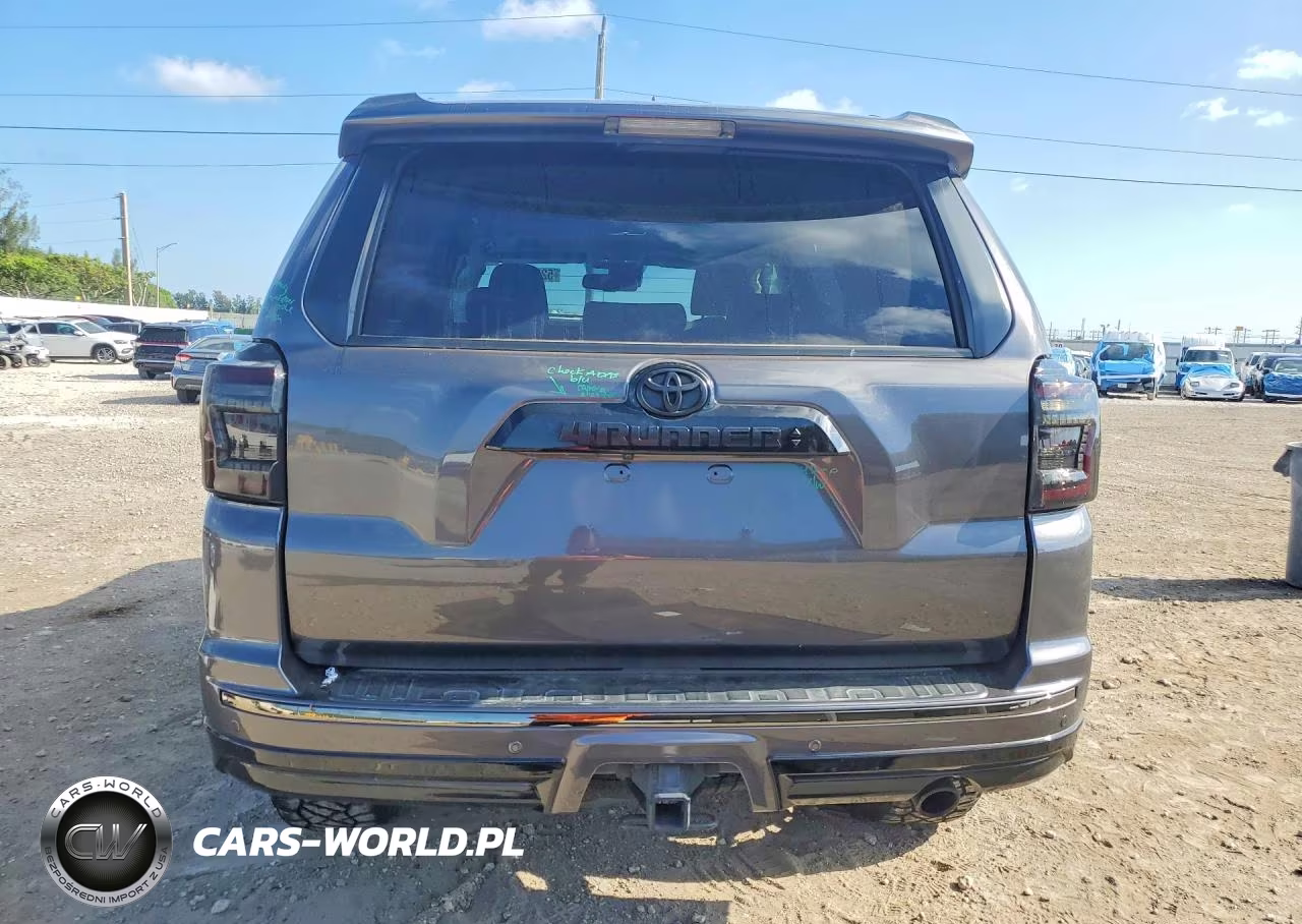 2021 Toyota 4Runner Nightshade Edition VIN:JTEJU5JRXM5955220 - 6