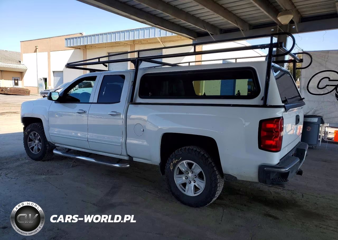 2018 Chevrolet Silverado C1500 Lt VIN:1GCRCREC1JZ251483 - 2