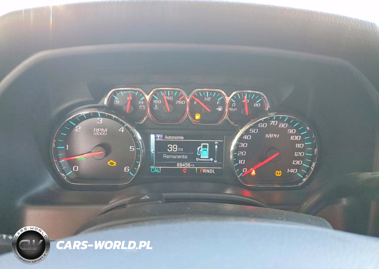 2018 Chevrolet Silverado C1500 Lt VIN:1GCRCREC1JZ251483 - 9