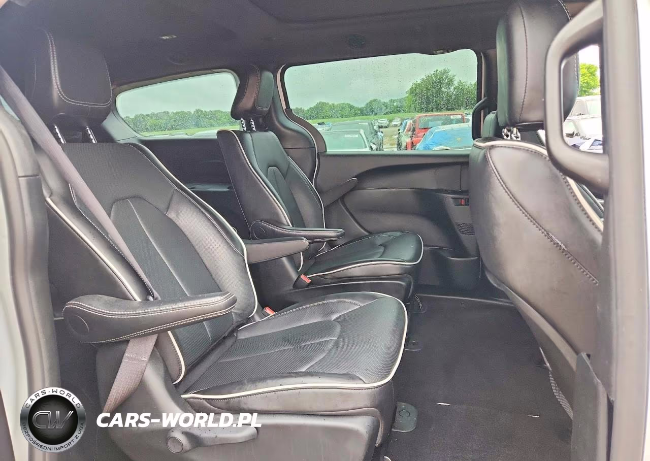 2025 Chrysler Pacifica Hybrid Select VIN:2C4RC1S7XSR574287 - 11