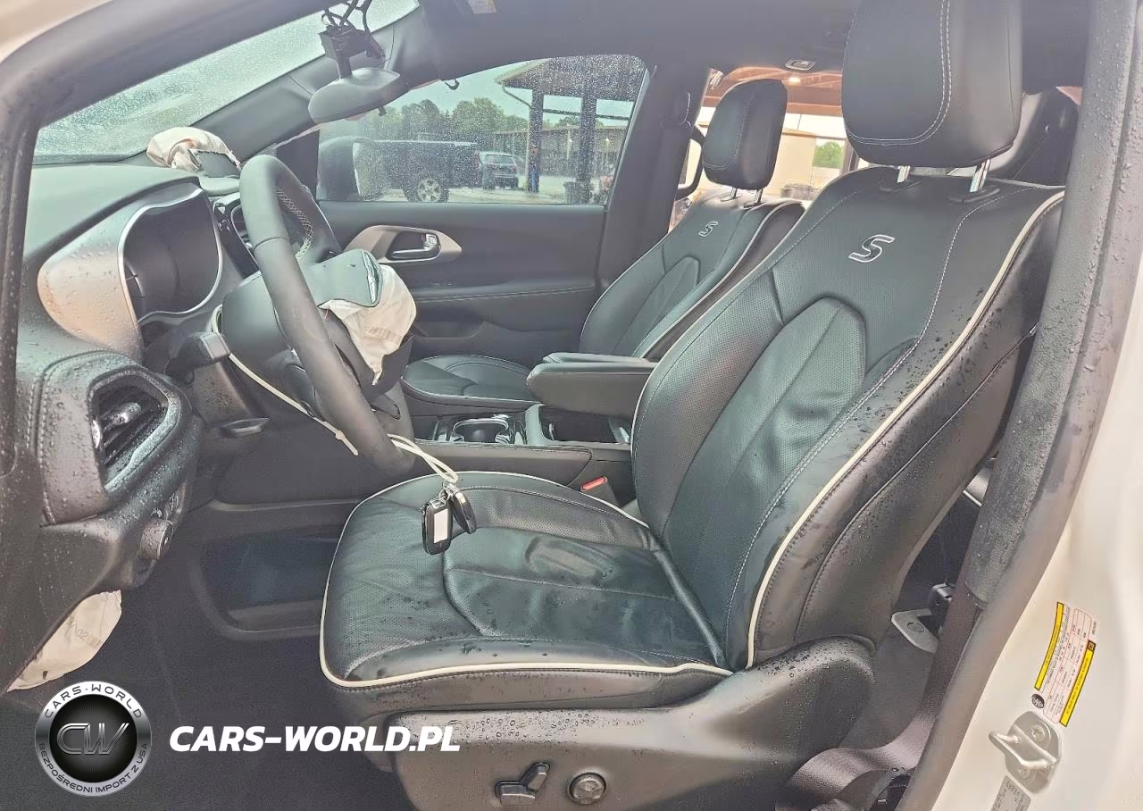 2025 Chrysler Pacifica Hybrid Select VIN:2C4RC1S7XSR574287 - 7