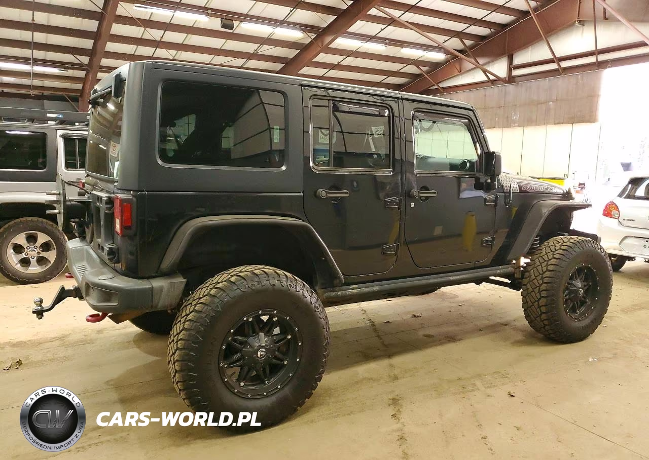2016 Jeep Wrangler Unlimited Rubicon VIN:1C4HJWFG2GL109429 - 3