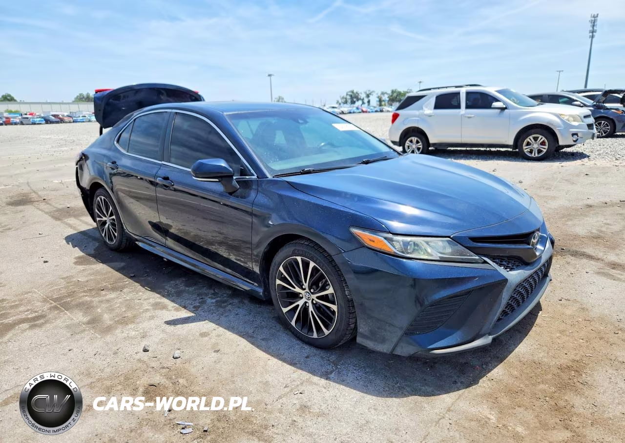 2018 Toyota Camry Se VIN:4T1B11HK0JU615073 - 4