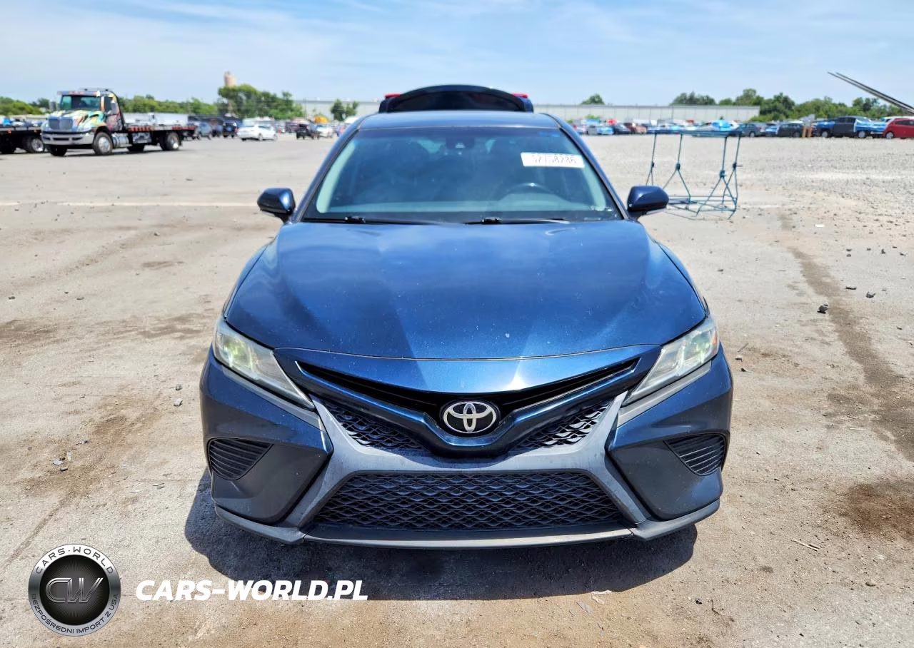 2018 Toyota Camry Se VIN:4T1B11HK0JU615073 - 5