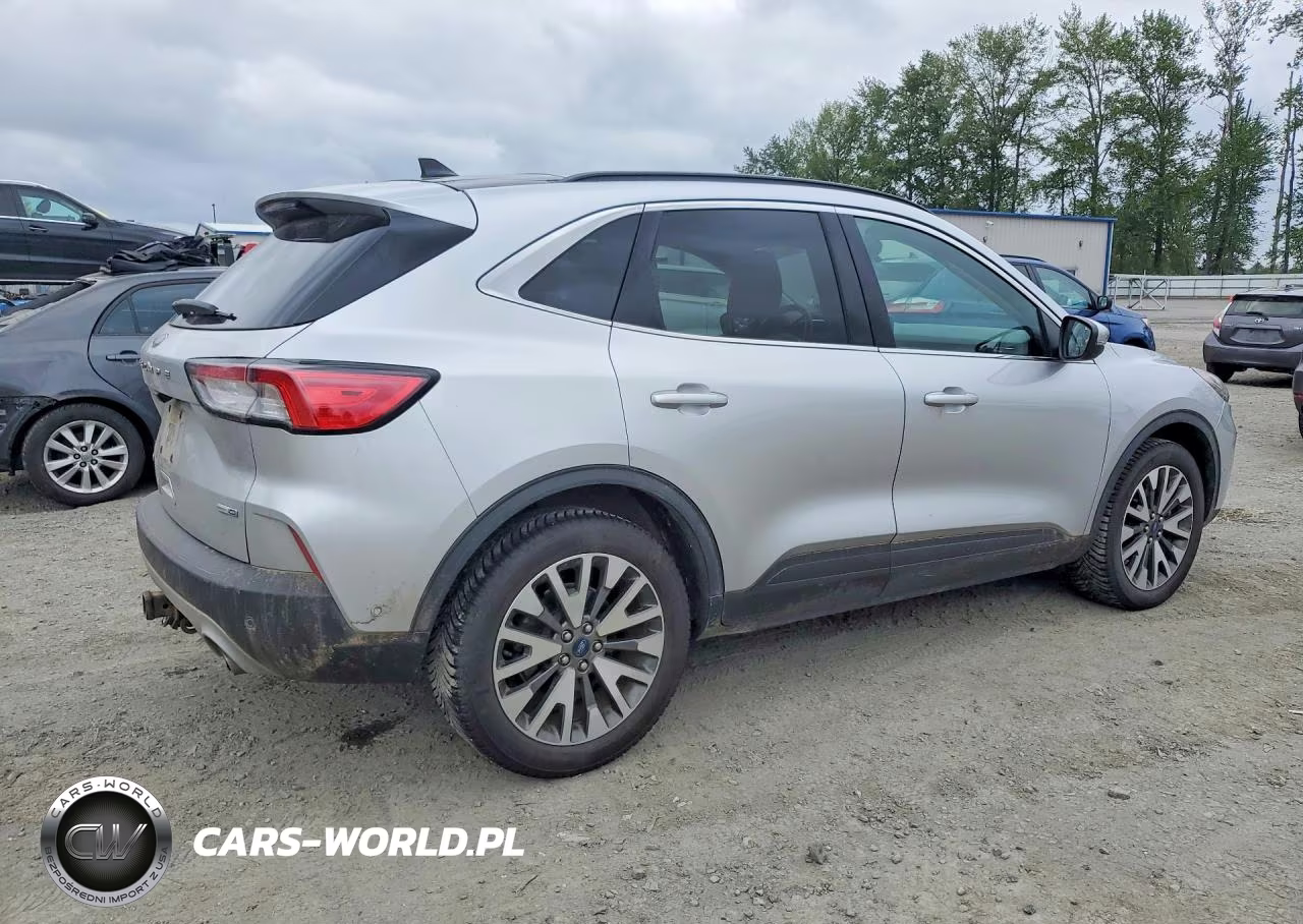 2020 Ford Escape Titanium VIN:1FMCU9J97LUB09504 - 3