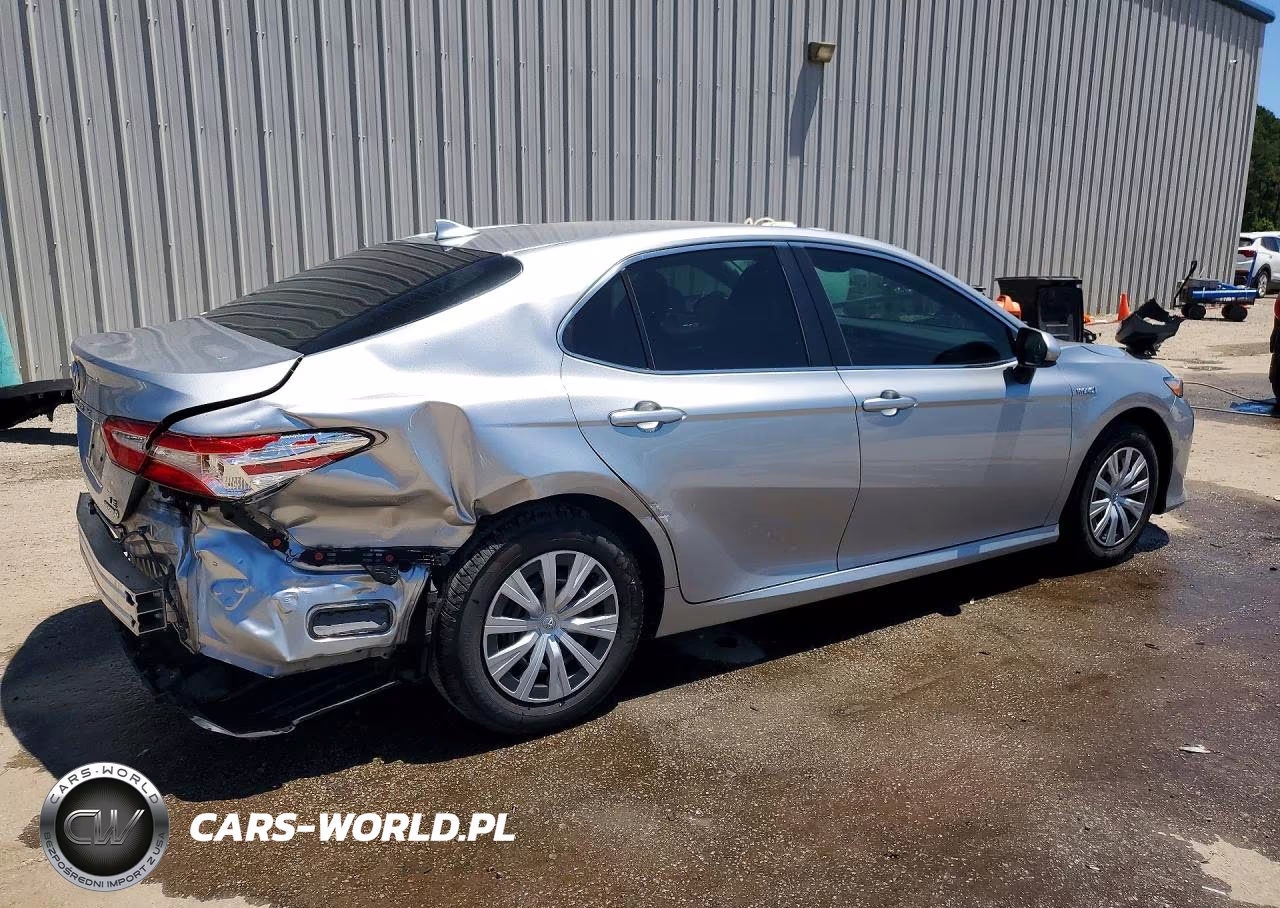 2020 Toyota Camry Le VIN:4T1C31AK5LU539457 - 3