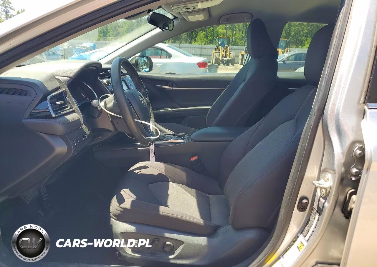 2020 Toyota Camry Le VIN:4T1C31AK5LU539457 - 7