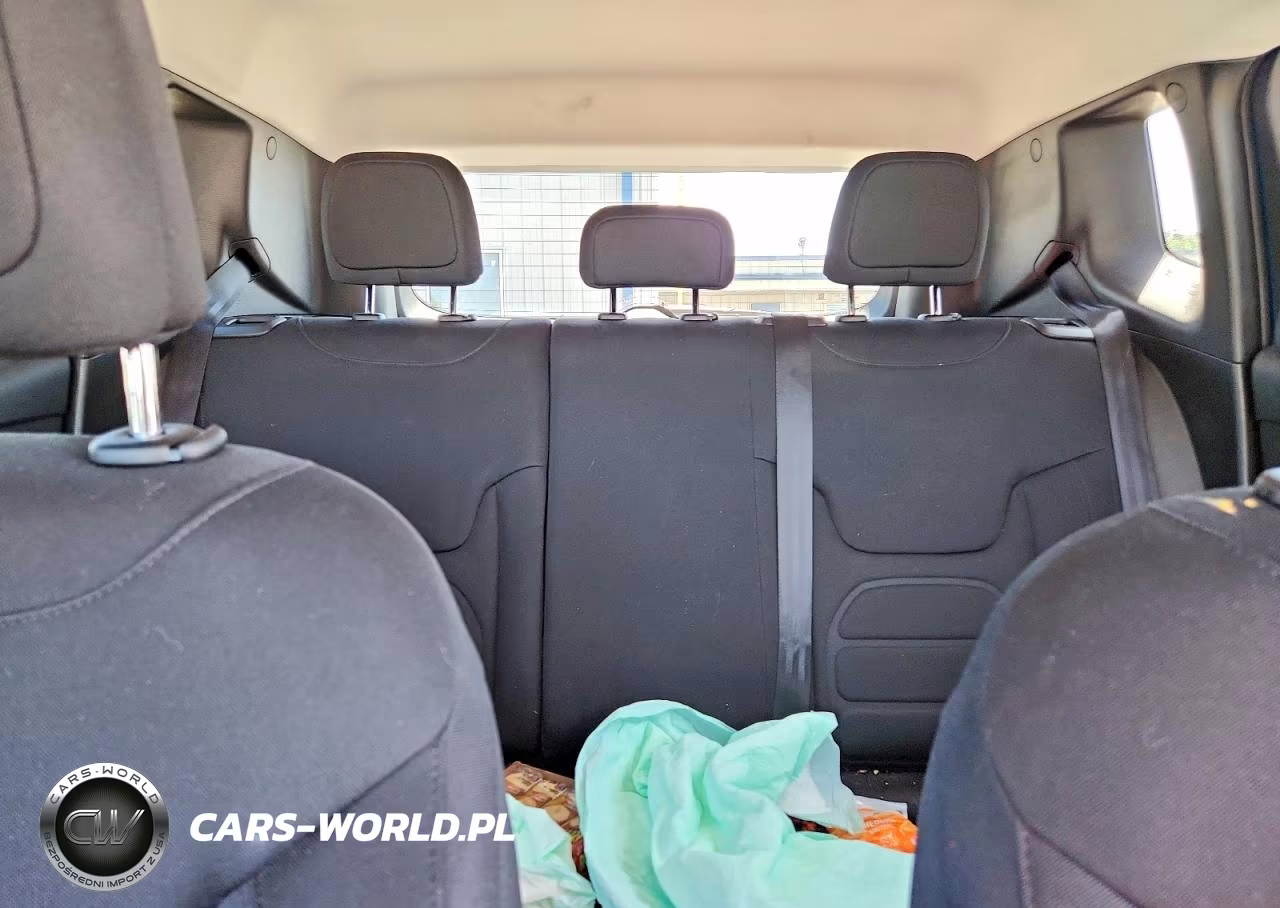 2021 Jeep Renegade Latitude VIN:ZACNJCBB9MPM81155 - 10
