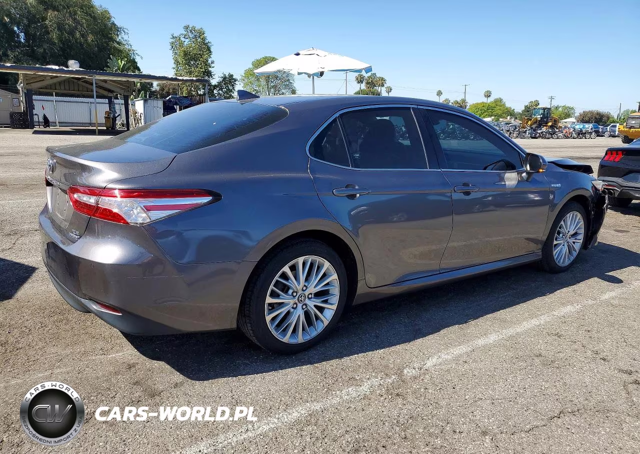 2018 Toyota Camry Hybrid Xle VIN:4T1B21HK3JU501727 - 3