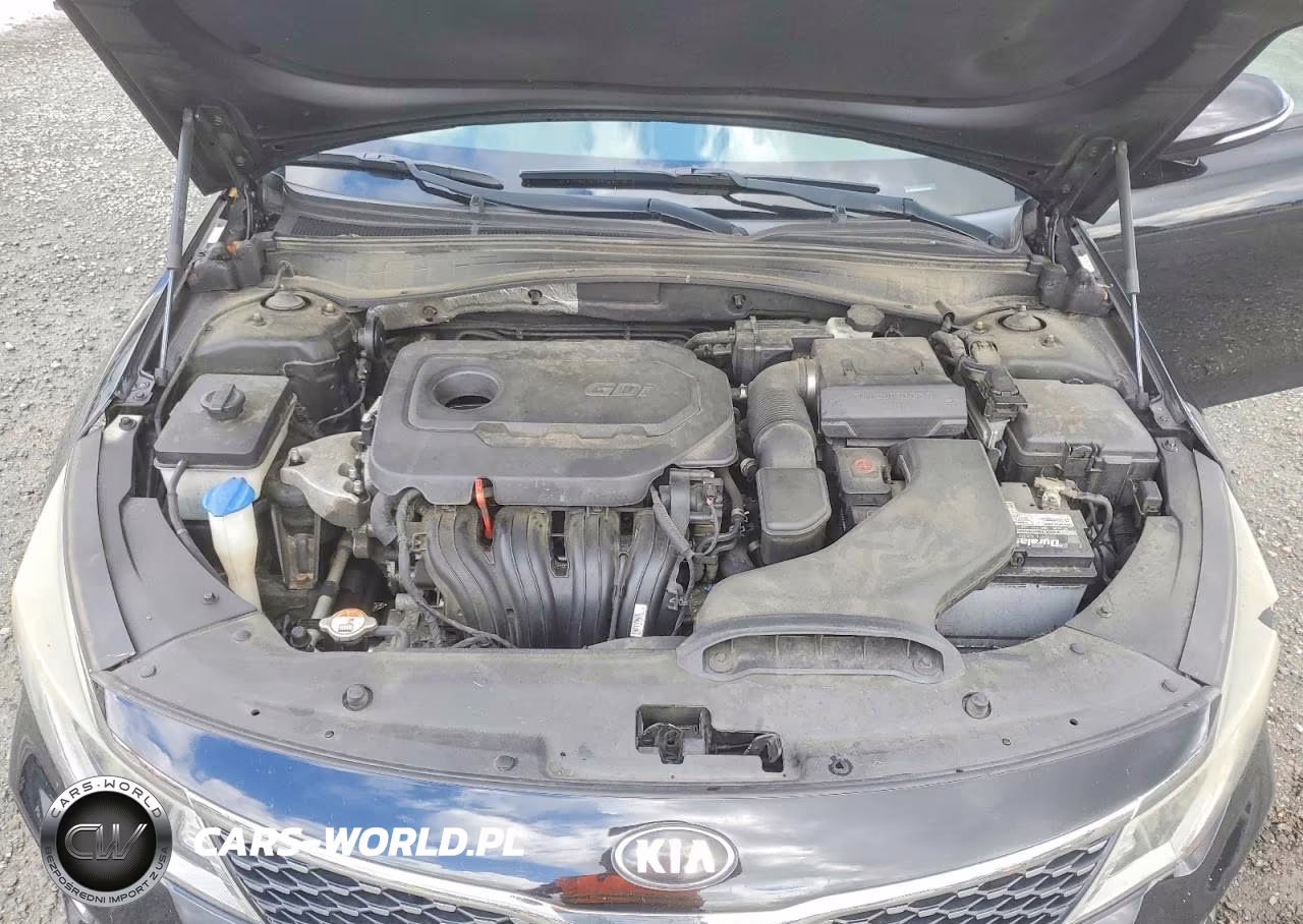 2018 Kia Optima S VIN:5XXGT4L35JG199386 - 11
