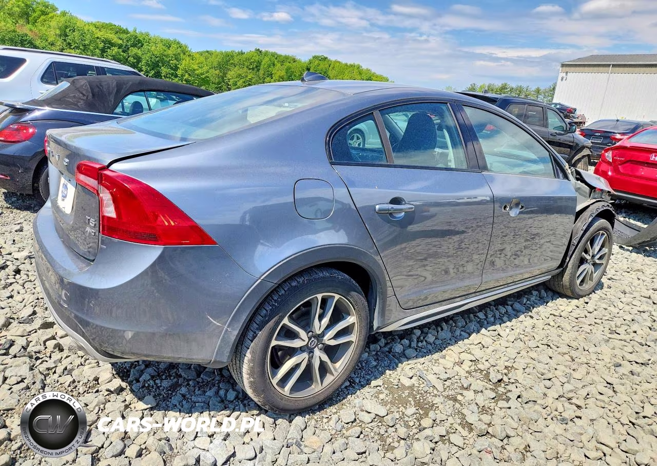 2017 Volvo S60 Cross Country T5 VIN:YV440MUM9H2004227 - 3