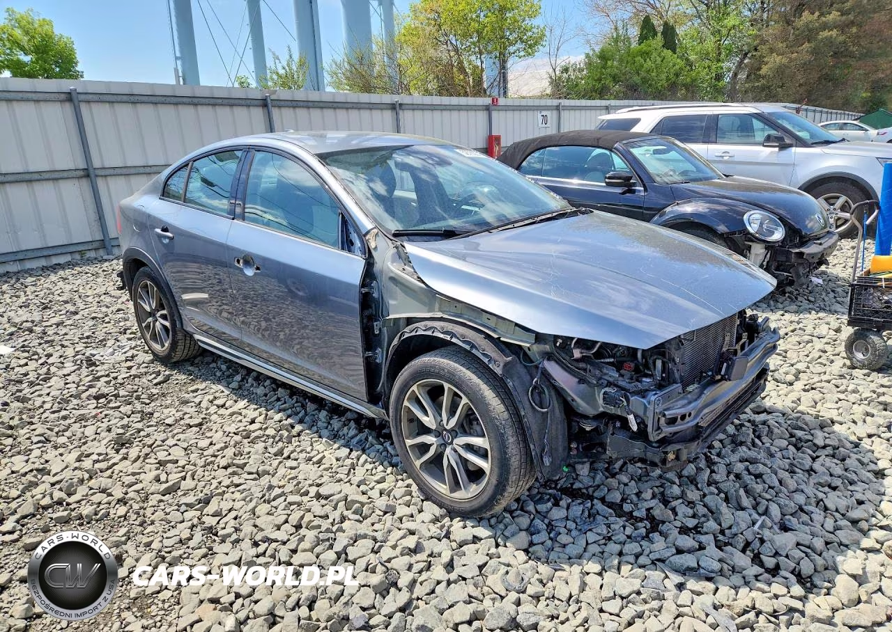 2017 Volvo S60 Cross Country T5 VIN:YV440MUM9H2004227 - 4