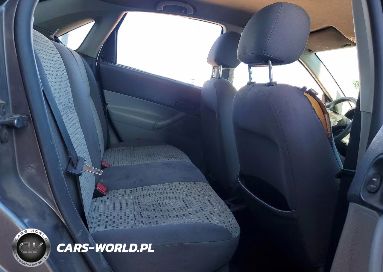 2007 Ford Focus Zx4 VIN:1FAHP34NX7W134484 - 10