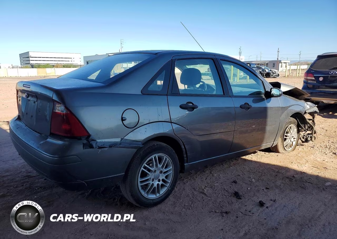 2007 Ford Focus Zx4 VIN:1FAHP34NX7W134484 - 3