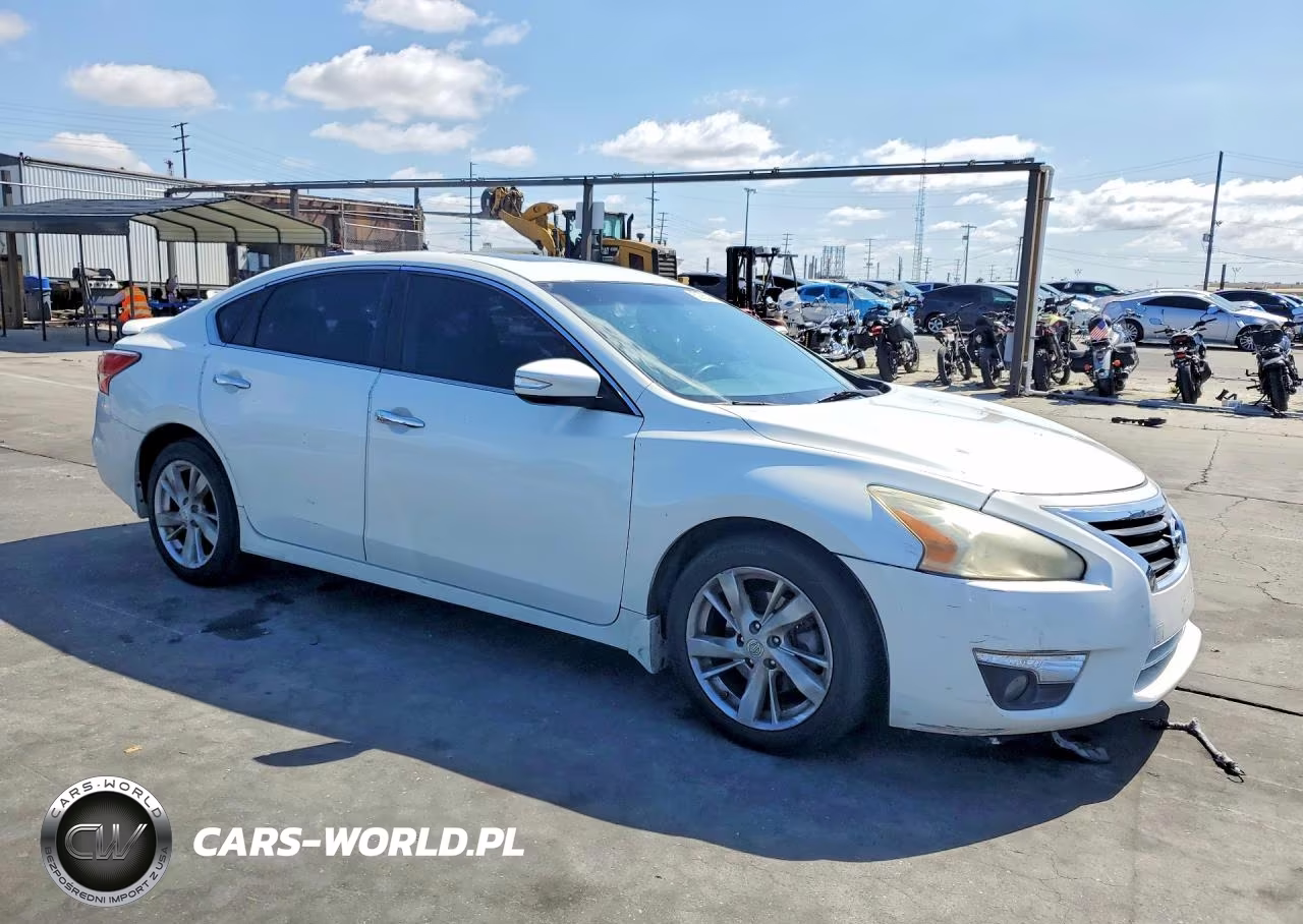 2013 Nissan Altima 2.5 VIN:1N4AL3AP8DN526268 - 4