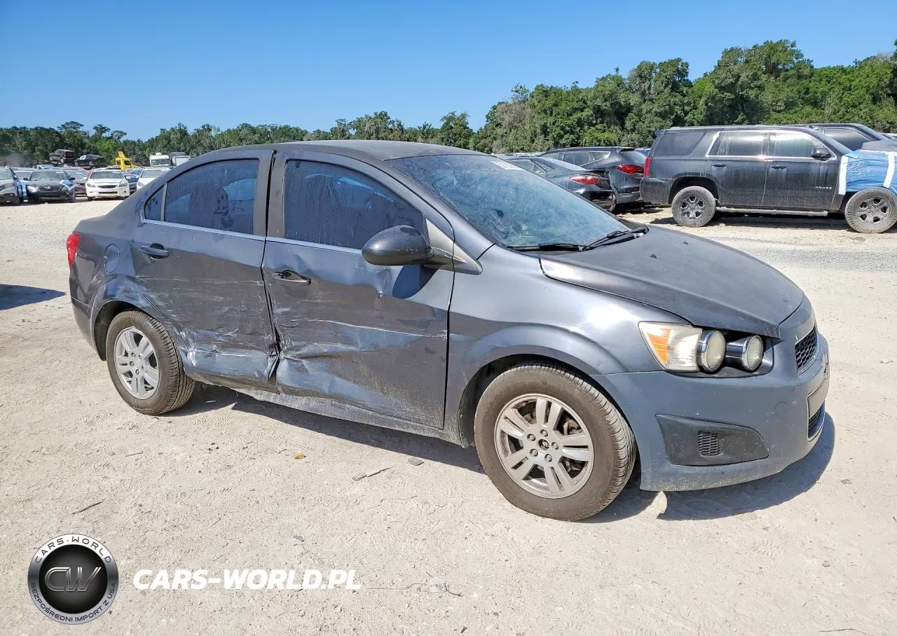2013 Chevrolet Sonic Lt VIN:1G1JC5SH4D4160241 - 4