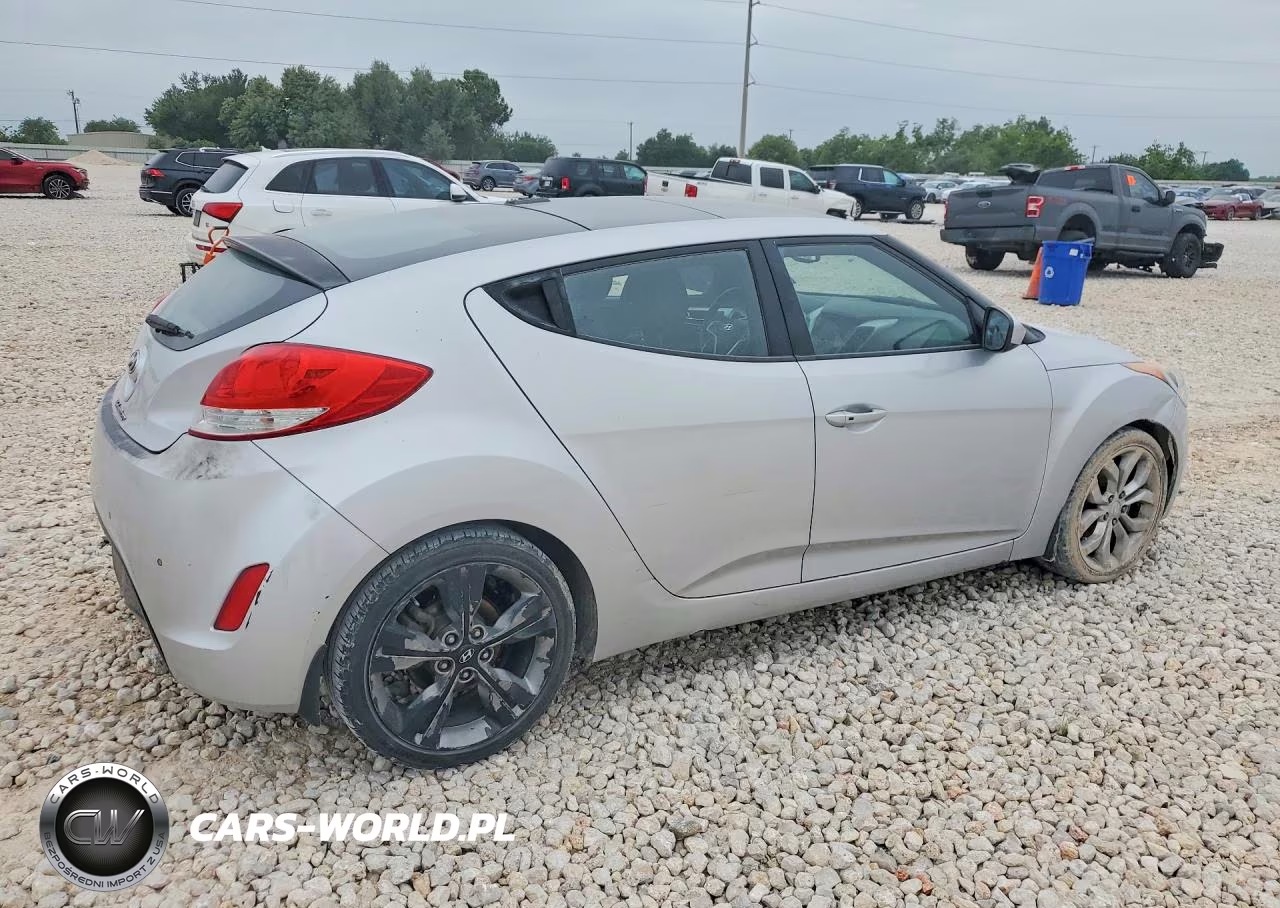 2016 Hyundai Veloster Base VIN:KMHTC6AD3GU283453 - 3