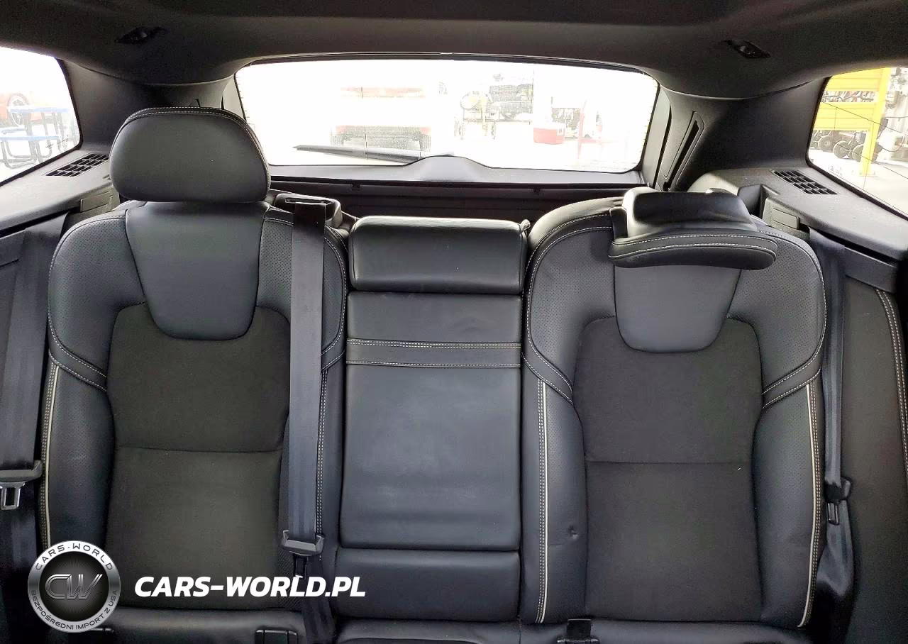 2018 Volvo Xc60 T5 R-Design VIN:LYV102RM4JB096483 - 10