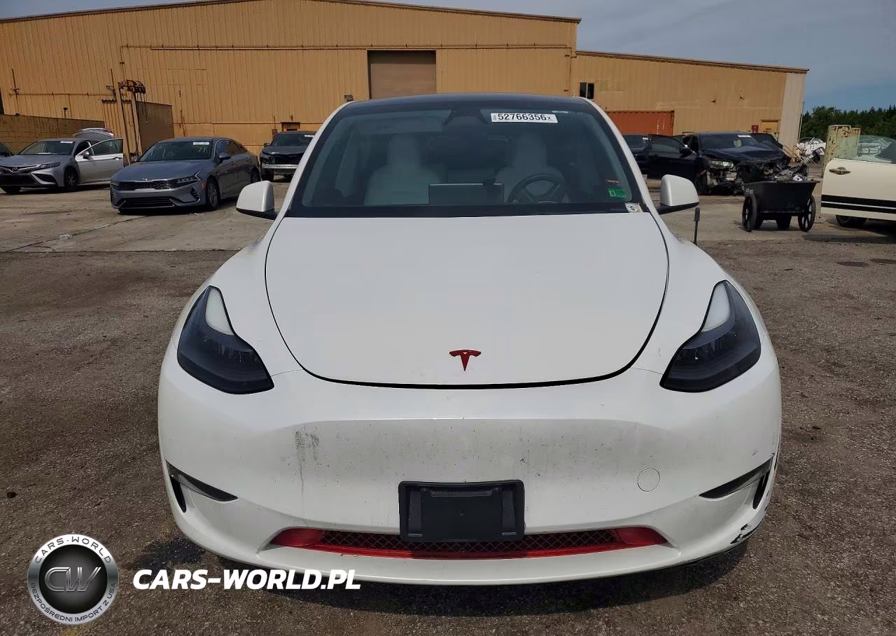 2023 Tesla Model Y VIN:7SAYGDEF6PF832900 - 5
