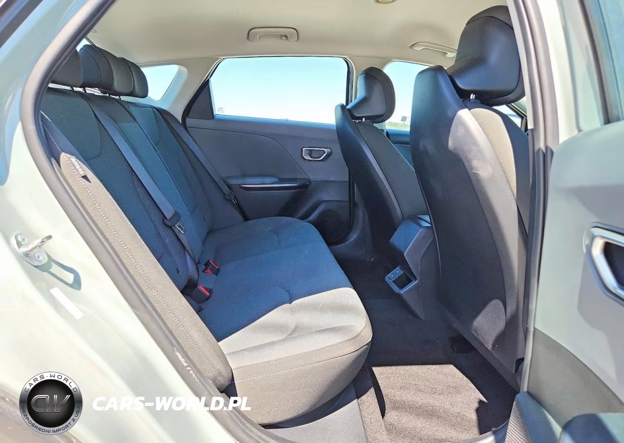 2025 Kia K4 Lxs VIN:3KPFT4DE9SE203381 - 10