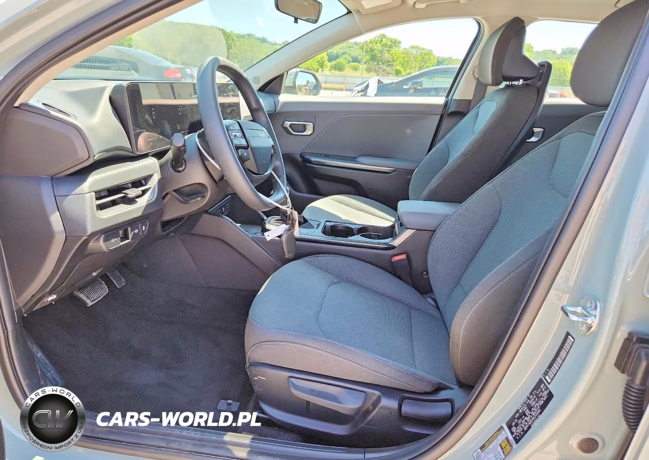 2025 Kia K4 Lxs VIN:3KPFT4DE9SE203381 - 7