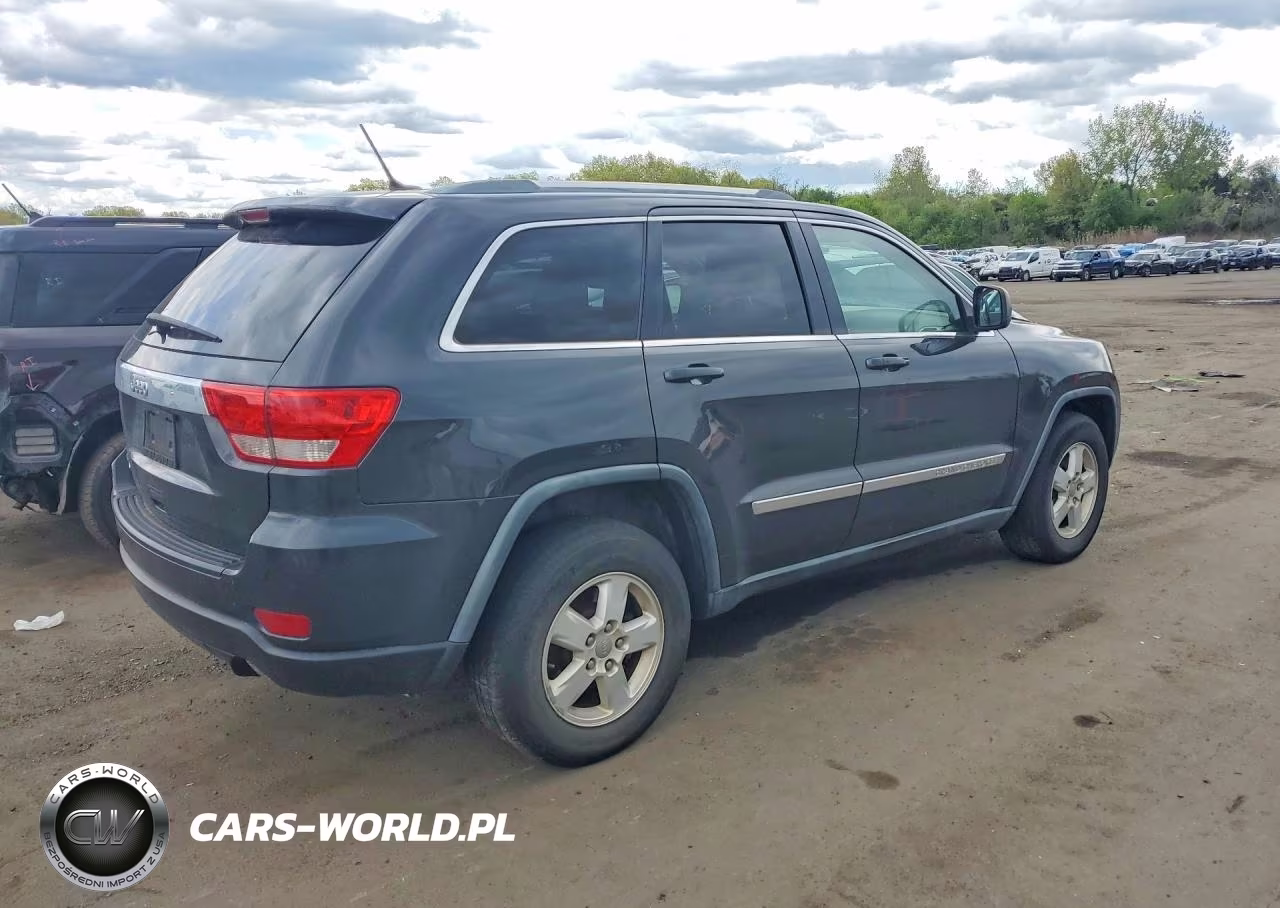 2011 Jeep Grand Cherokee Laredo VIN:1J4RR4GG4BC614956 - 3