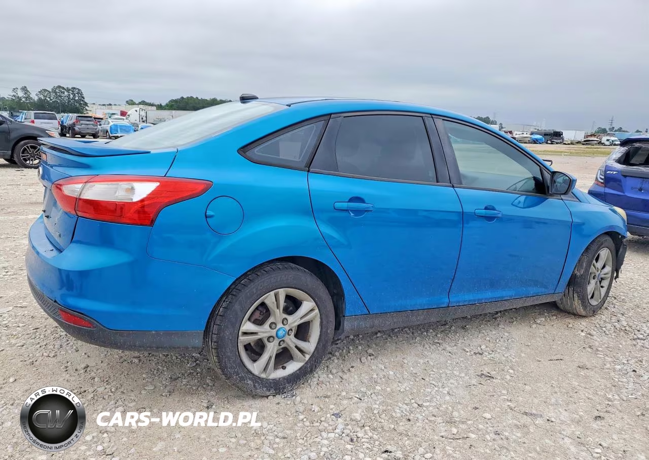 2012 Ford Focus Se VIN:1FAHP3F26CL294425 - 3