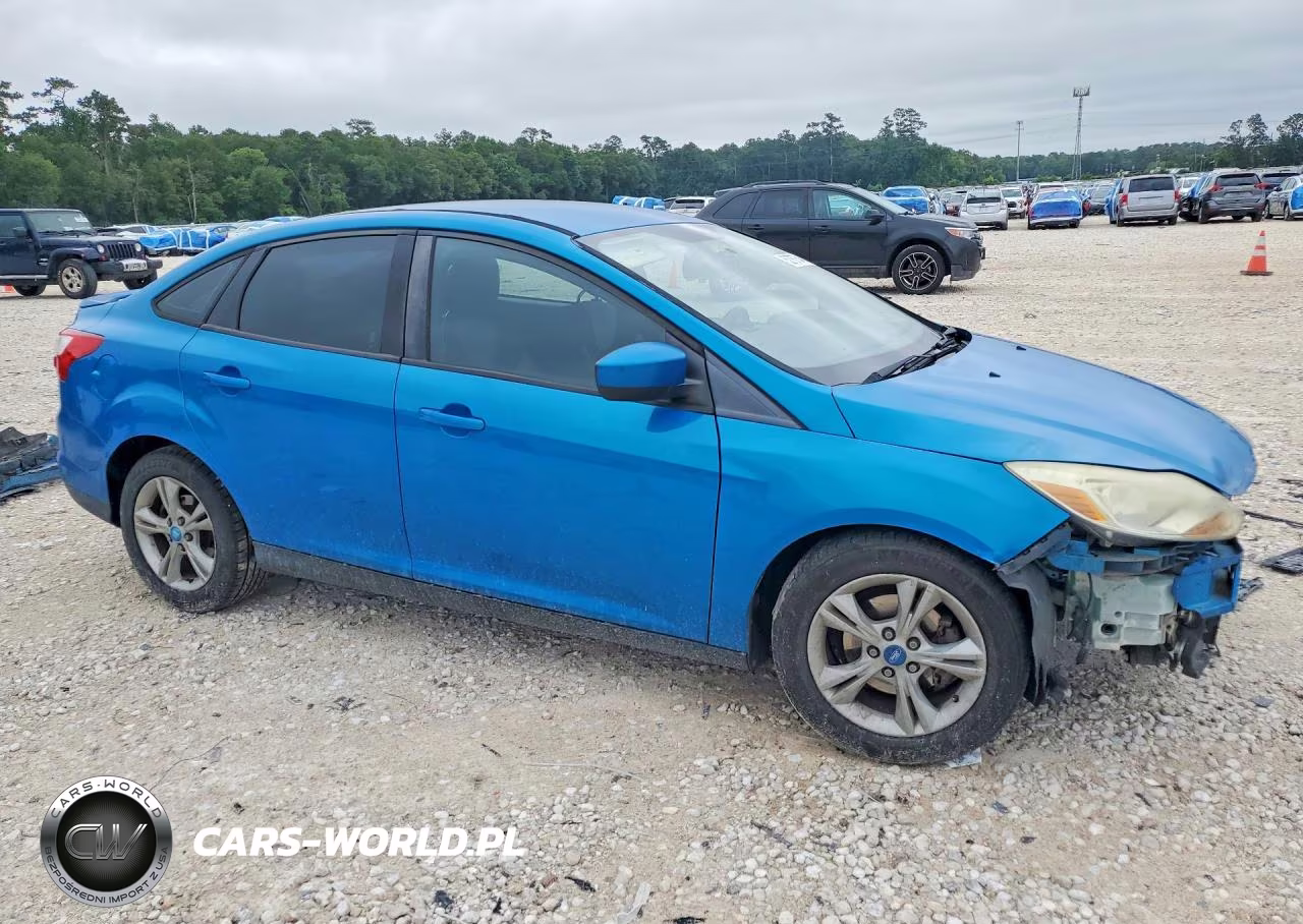 2012 Ford Focus Se VIN:1FAHP3F26CL294425 - 4
