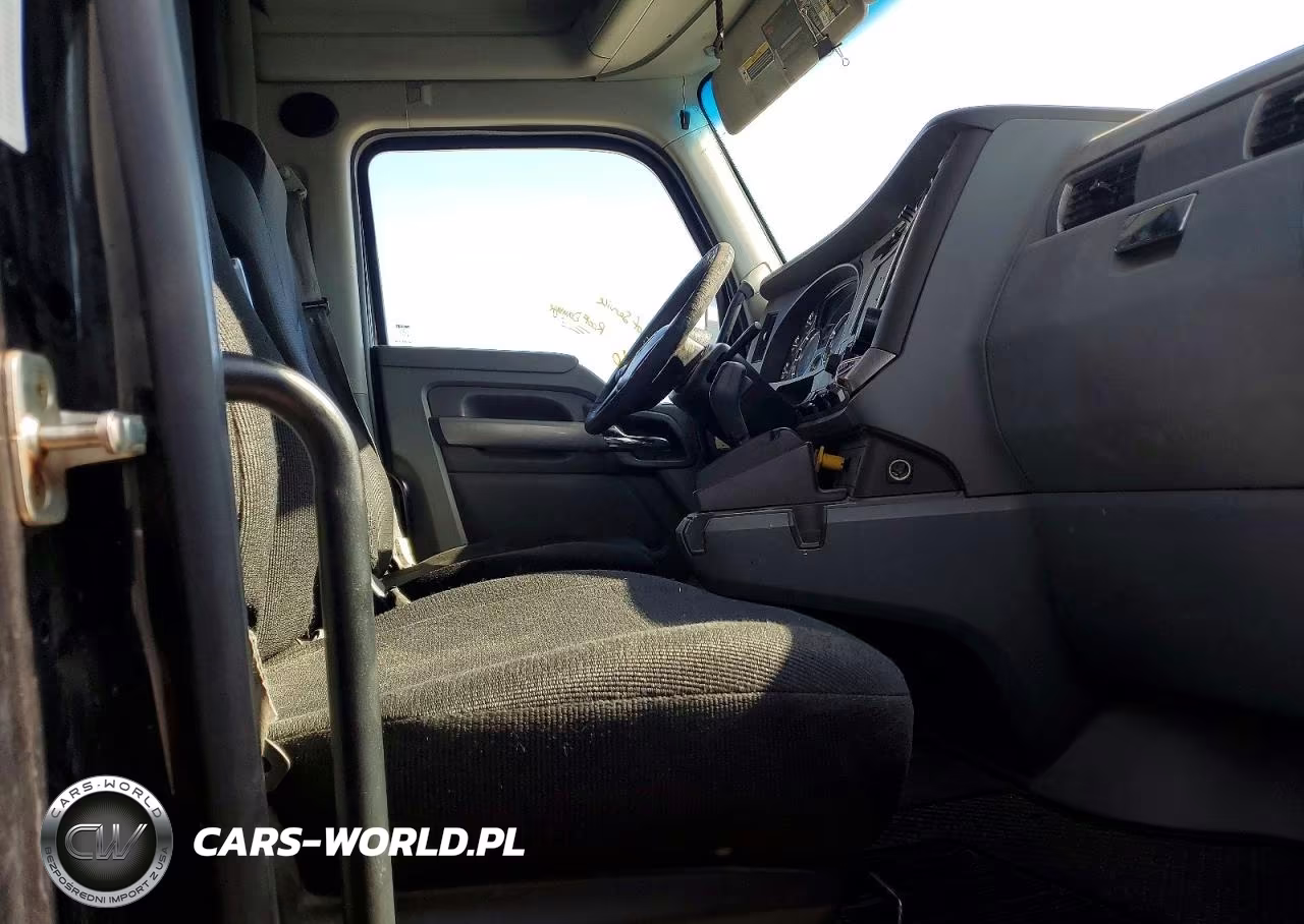 2018 Kenworth T680 Semi Truck VIN:1XKYD49X1JJ200514 - 6