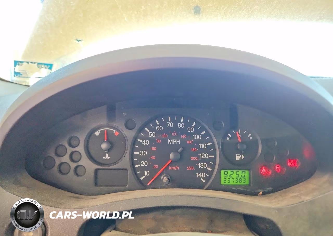 2007 Ford Focus Zx3 VIN:1FAFP31N77W260376 - 9