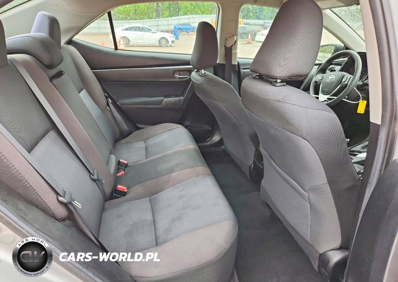 2018 Toyota Corolla L VIN:5YFBURHE4JP760117 - 10