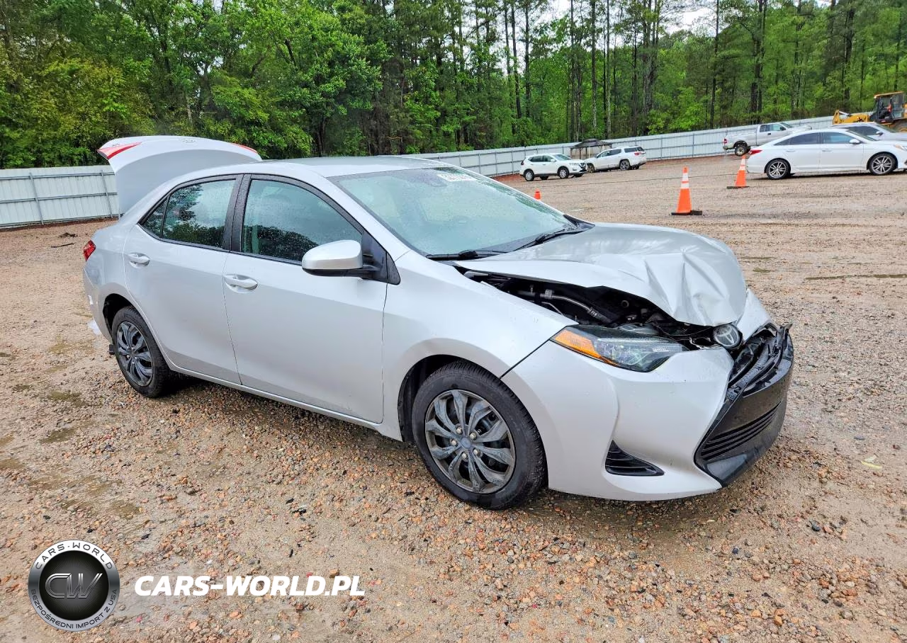 2018 Toyota Corolla L VIN:5YFBURHE4JP760117 - 4