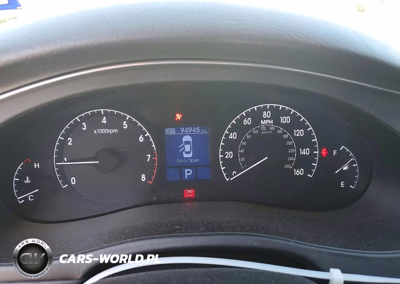 2013 Hyundai Genesis 3.8L VIN:KMHGC4DD3DU226229 - 9