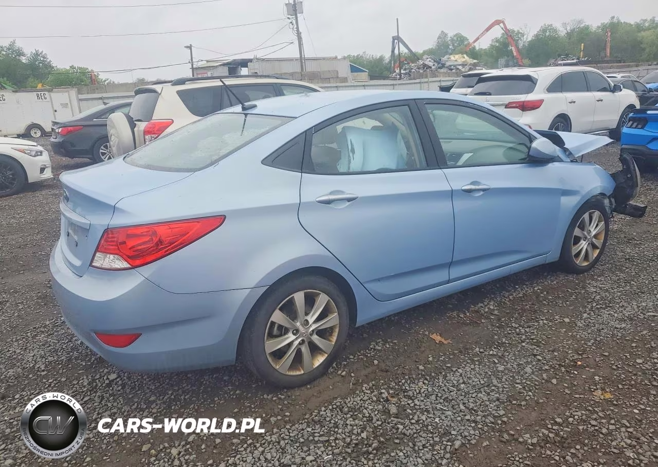 2013 Hyundai Accent Gls VIN:KMHCU4AE4DU489550 - 3