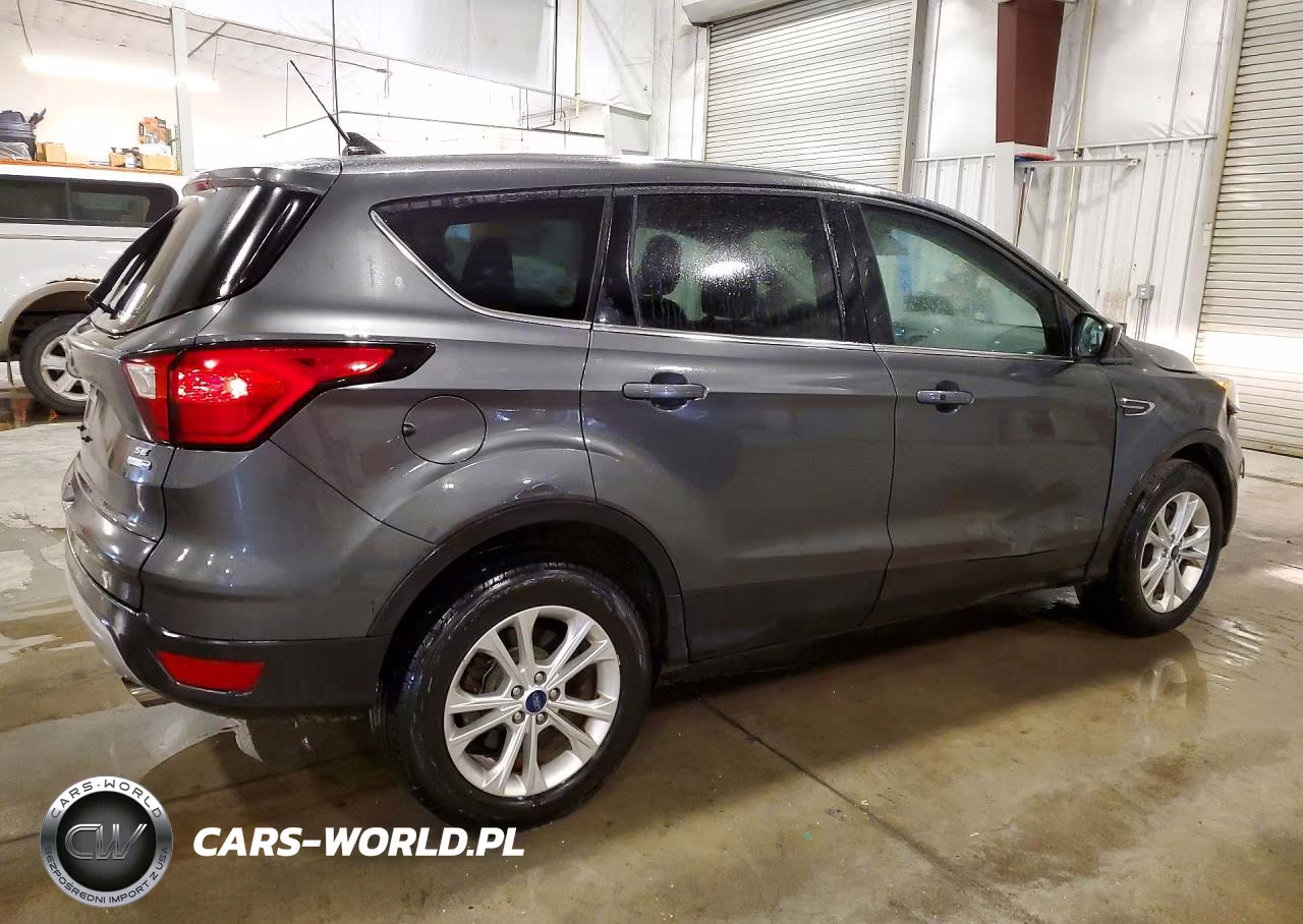 2019 Ford Escape Se VIN:1FMCU9GD0KUB04235 - 3