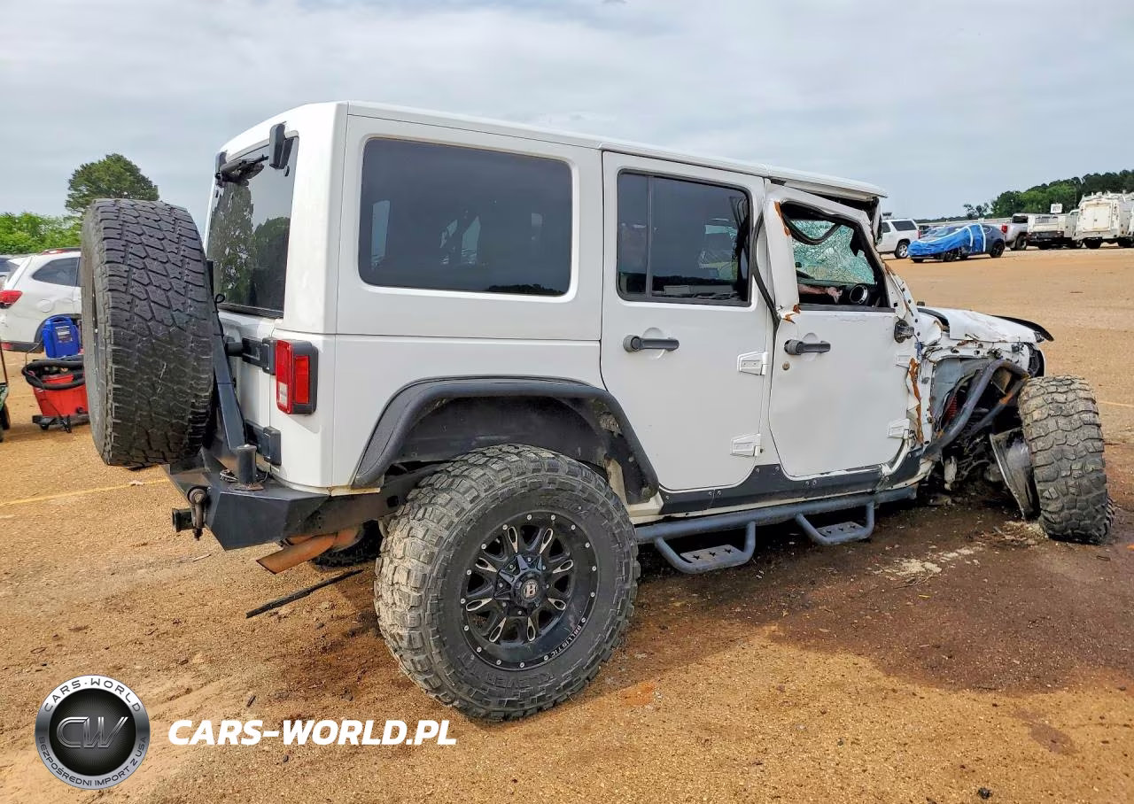 2012 Jeep Wrangler Unlimited Sahara VIN:1C4HJWEG2CL136447 - 3