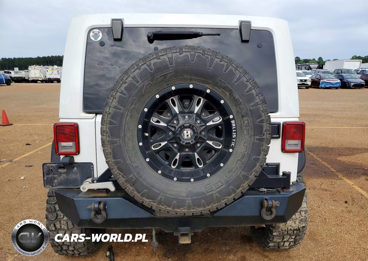 2012 Jeep Wrangler Unlimited Sahara VIN:1C4HJWEG2CL136447 - 6