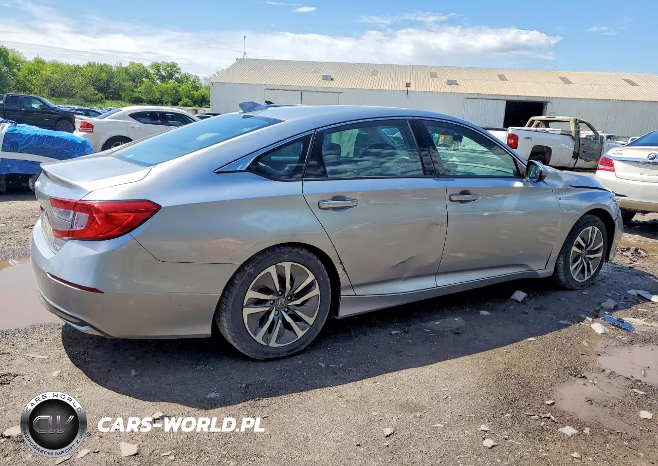 2018 Honda Accord Hybrid VIN:1HGCV3F15JA011105 - 3