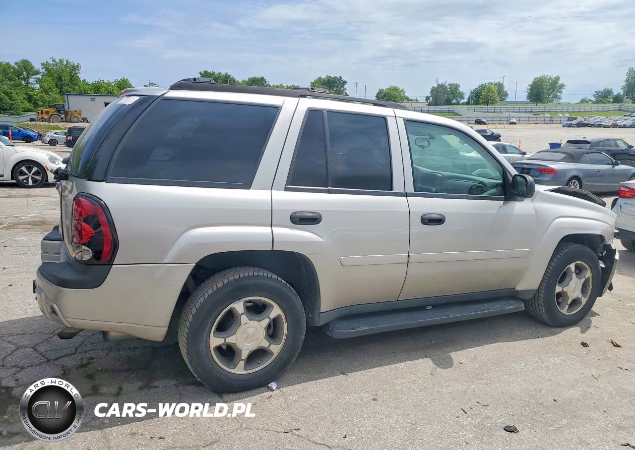 2007 Chevrolet Trailblazer Ls VIN:1GNDS13S572273908 - 3