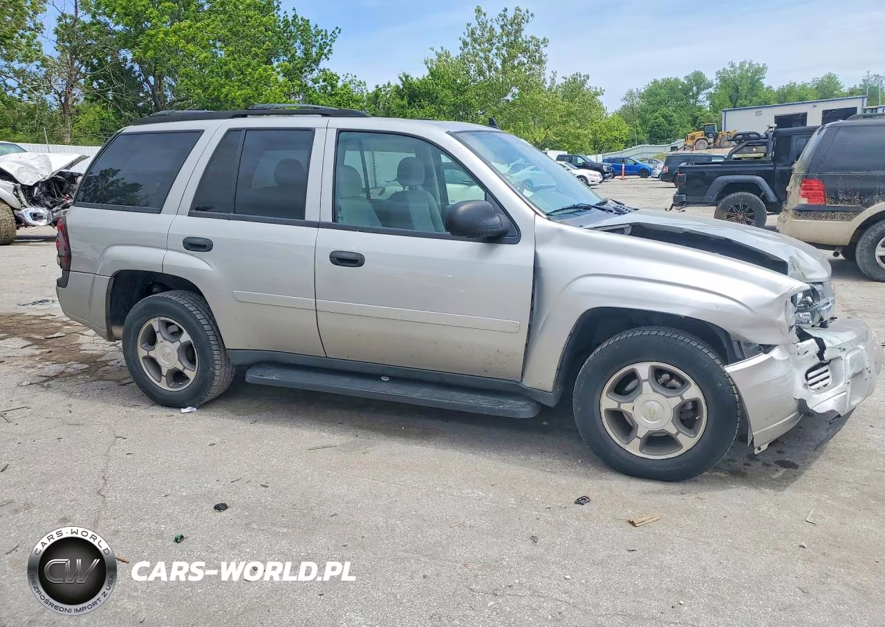 2007 Chevrolet Trailblazer Ls VIN:1GNDS13S572273908 - 4