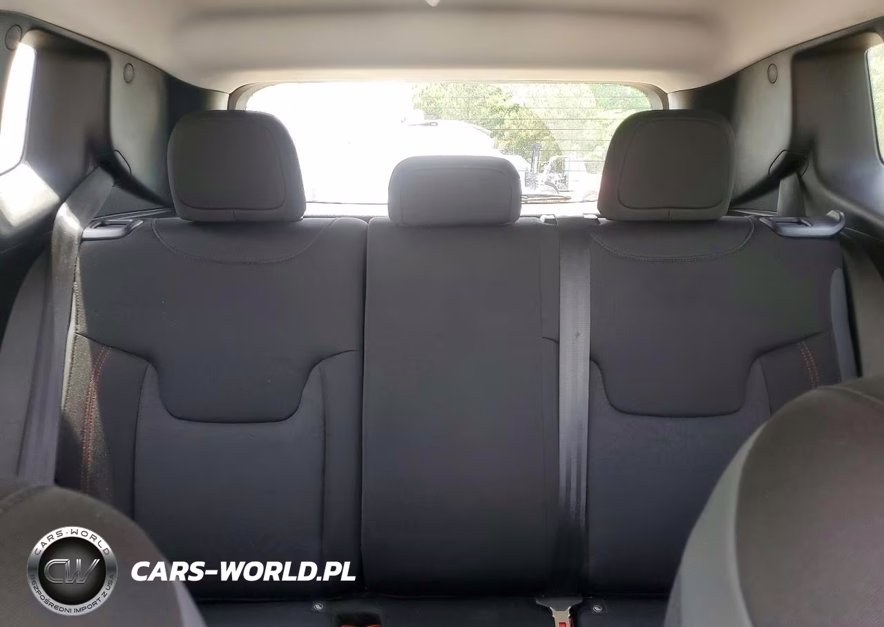 2023 Jeep Renegade Trailhawk VIN:ZACNJDC13PPP71486 - 10